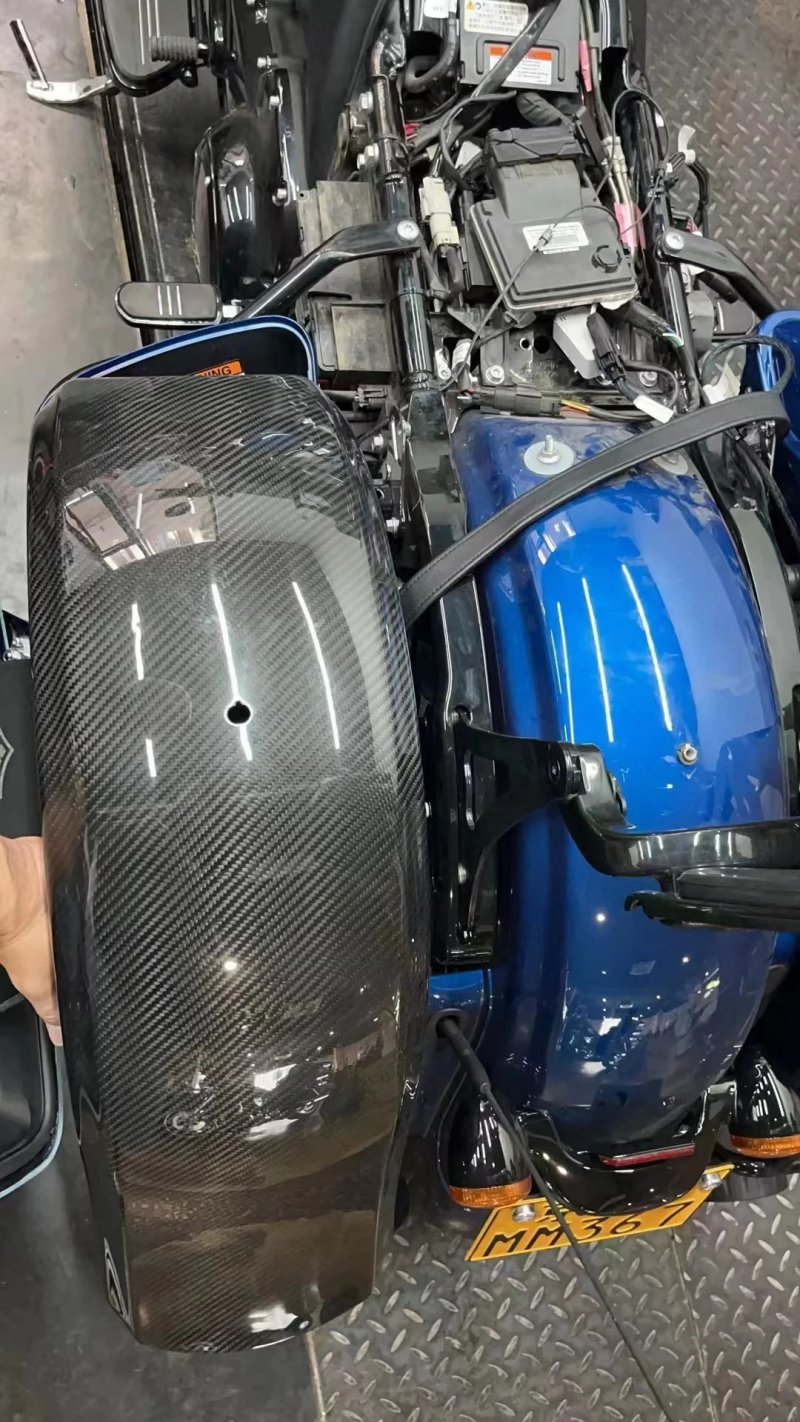 Motorcycle Front Chopped Short Pure Carbon Fiber  Fender for Touring Street Road Glide 2014-2023